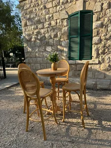 שולחן בר דיור עם כסאות בר לואי