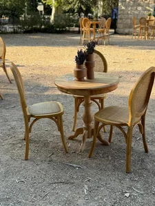 שולחן בית קפה דיור עם כסאות לואי עץ